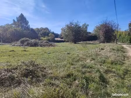 terrain 520 m² le pout