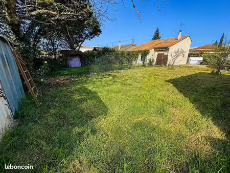 terrain à bâtir de 1000 m² à pessac (33)