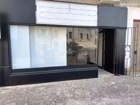 local commercial 54 m² barjac