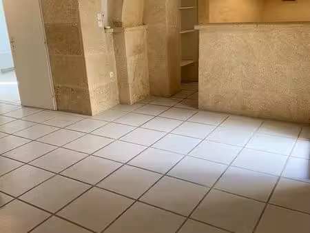 appartement dans maison de village