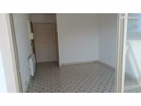 studio à 200m de la plage
