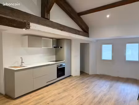 t2 - 53 m² aux carmes