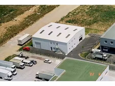 local commercial km delta nimes