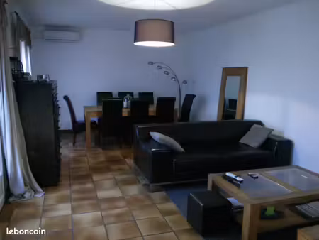 villa t4 : 90 m2 avec 400m2 de terrain sur fourques quartier très calme