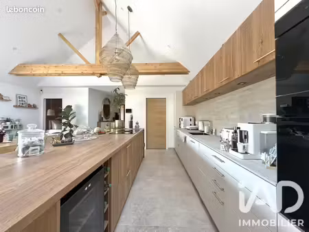 maison 5 pièces 146 m²