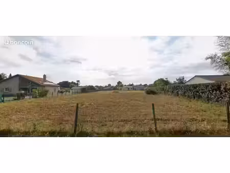 terrain à bâtir de 1250 m² à le pian-medoc (33)