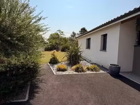 maison moderne avec piscine