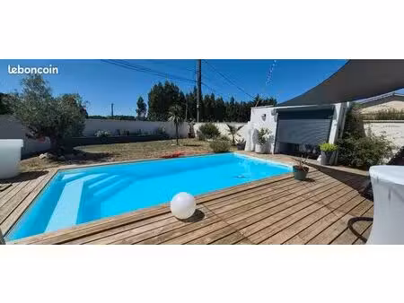 maison moderne avec piscine