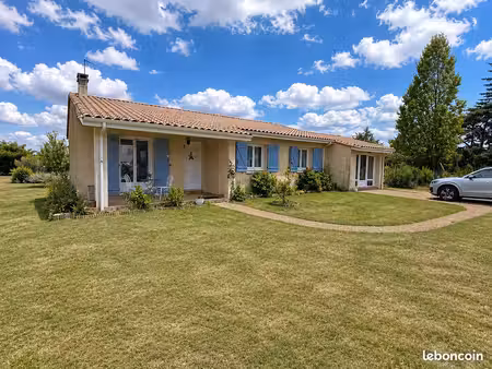 maison familiale de plein pied de 115m2 avec piscine – terrain 1300m2 saint-magne-de-casti