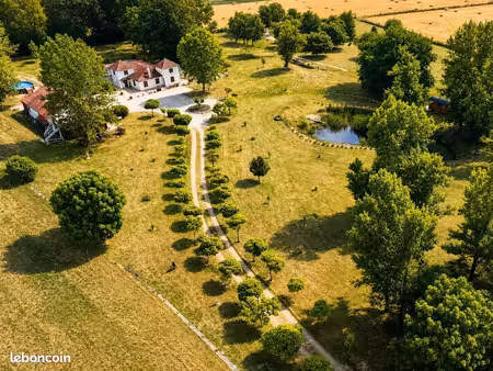villa 12 pièces 341 m²