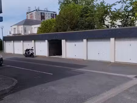vends garage box fermé