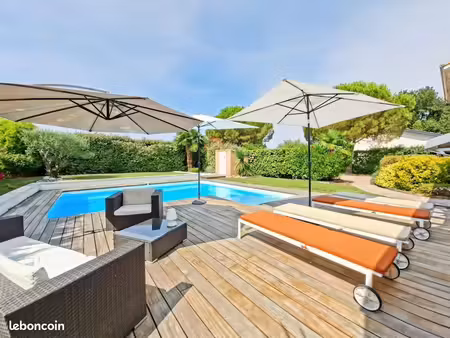villa 5 pièces 159 m²