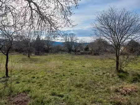terrain 400 m² claret