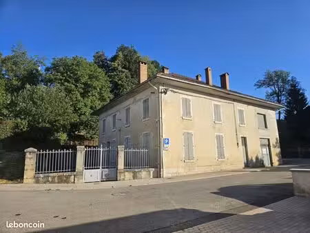 immeuble 500 m² lavans-lès-saint-claude