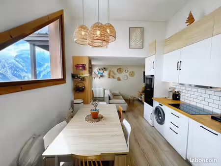 bel appartement vue imprenable sur les deux -alpes
