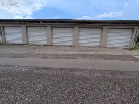 vend lot 5 garages lons le saunier