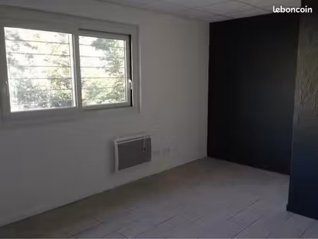 bureau  stockage 45 m2