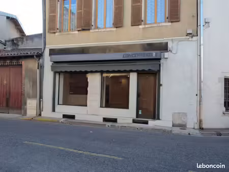 location local commercial
