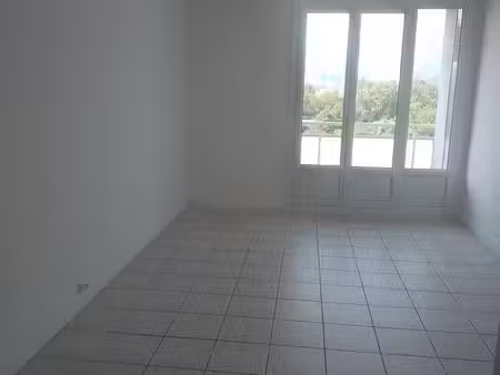 t3+cave saint-martin-le-vinoux à vendre