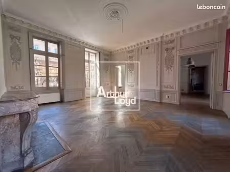 bureaux 335 m²