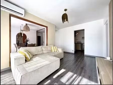 t4 lumineux de 73 m² + balcon  loggia & garage fermé