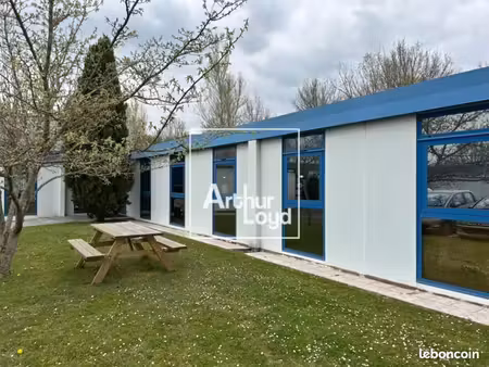 bureaux 192 m²