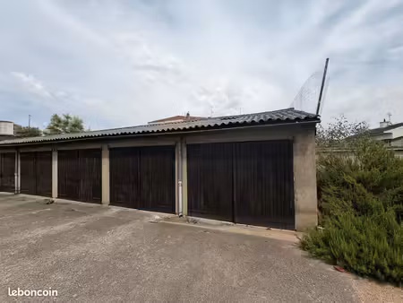 parking/box 250 m² roanne