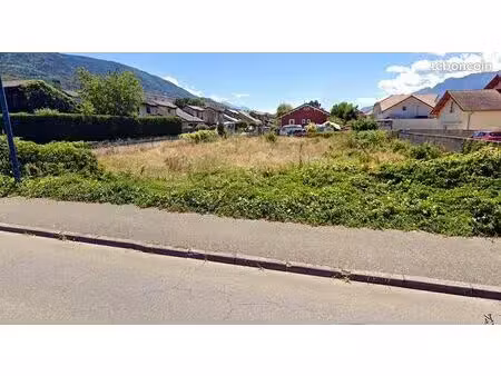 terrain 799 m² pontcharra centre-ville viabilise