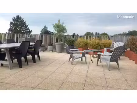 vend grand appartement recent en attique