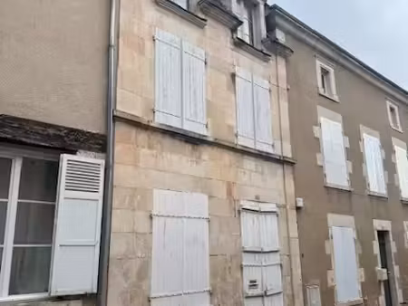 vente maison 5 pièces 151 m² à saint-savin (86310)  29 000 €