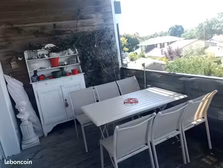 t3 avec terrasse et parking abrité / sécurisé