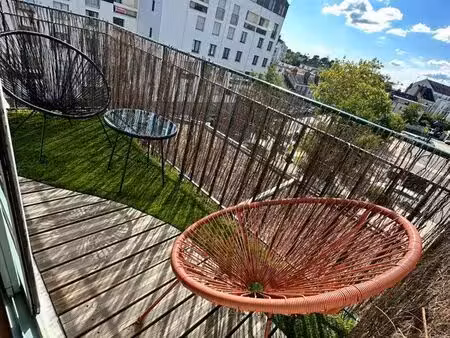 t2 rénové avec balcon – tours (place coty)