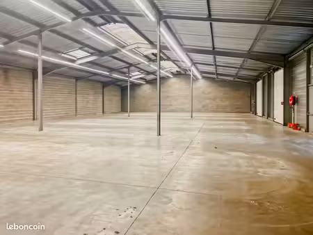 entrepôt 1320 m² notre-dame-d'oé
