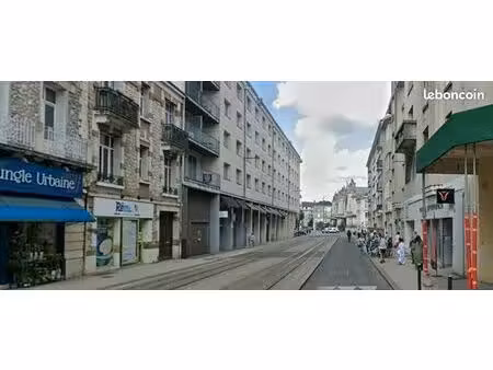 local commercial 277 m² tours