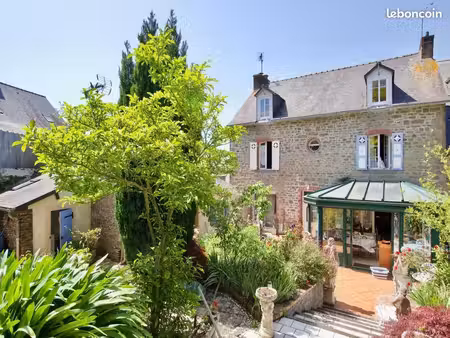maison 9 pièces 304 m²