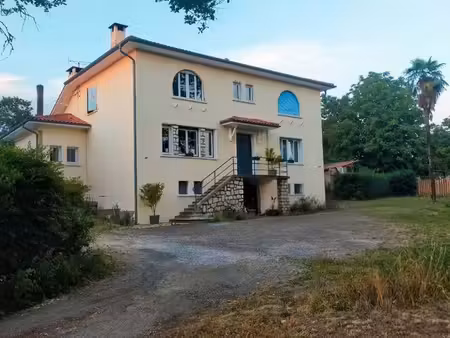 propriété sans vis-à-vis 6 chambres  grand terrain