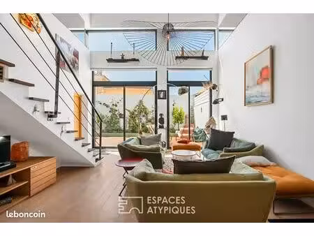 loft/atelier/surface 5 pièces 142 m²