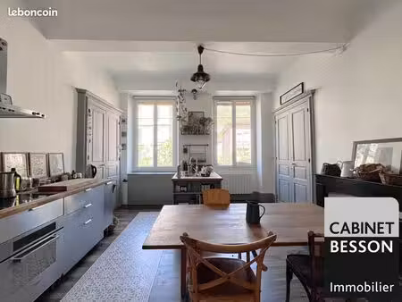 appartement 4 pièces 125 m²