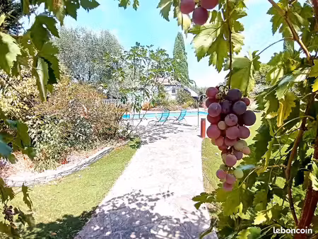 en direct propriétaire à 8km de pézenas  maison plain-pied 5 pièces  3 ch  terrain arboré 