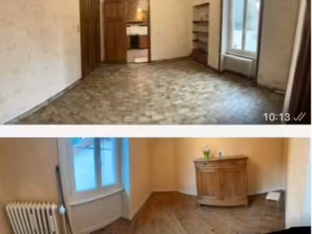 maison avec petite cours devant