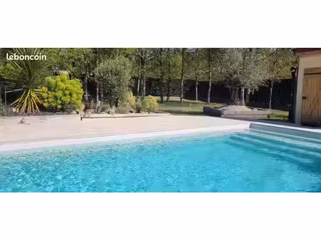 maison de plain-pied avec piscine et dépendance sur un terrain de 2 000 m2 - carcans