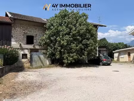 immeuble 141 m² fontaine