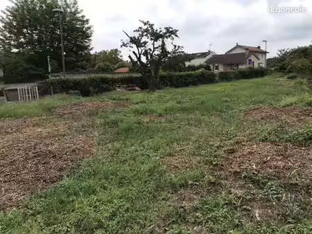 terrain à bâtir de 540 m² à cuzieu (42)