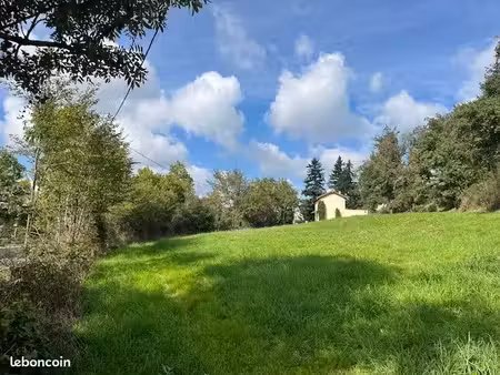 terrain à bâtir de 1430 m² à la fouillouse (42)