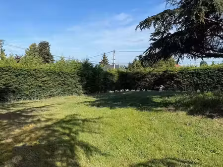 terrain à bâtir de 564 m² à saint-just-saint-rambert (42)