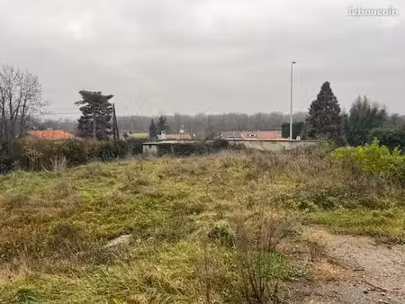 terrain à bâtir de 830 m² à saint-just-saint-rambert (42)