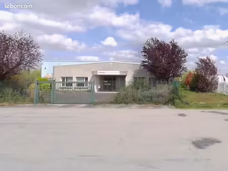 local bureaux 1 324 m²