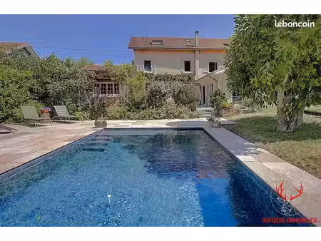 propriété 8 pièces 246 m²