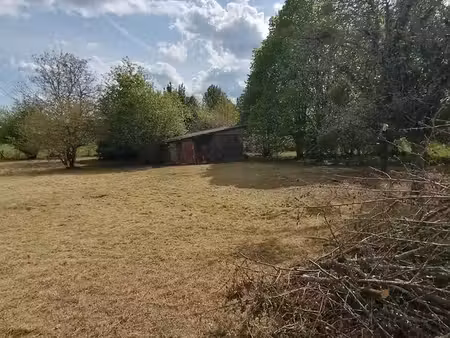 terrain 2048m2