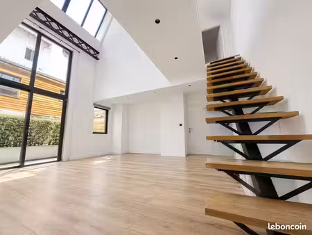 loft 83 m² – 2 chambres – terrasse – dpe c – saint-étienne